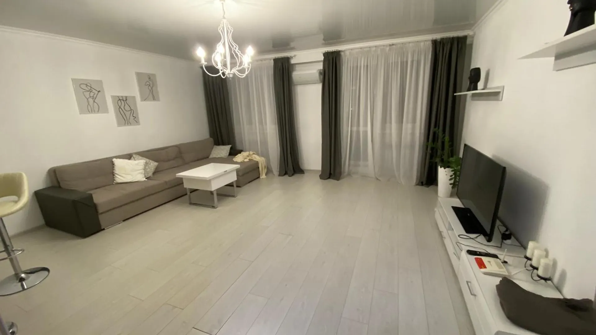 Apartment Izumrud Rezidence Ботанический Mega Essentai Almaty